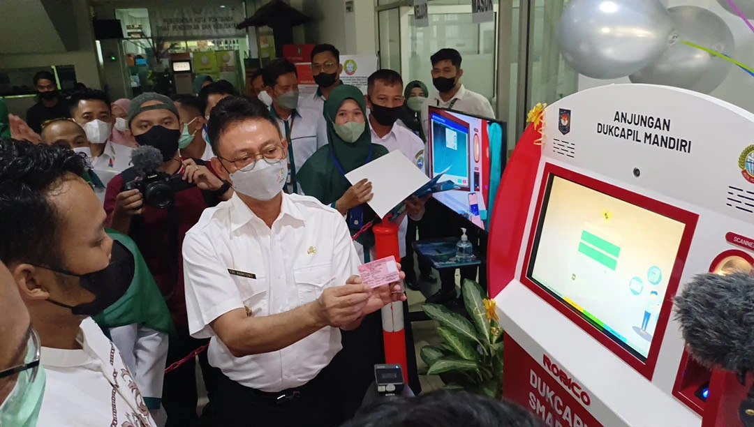 Mesin ADM Resmi Beroperasi, Warga Bisa Cetak Mandiri Dokumen Kependudukan